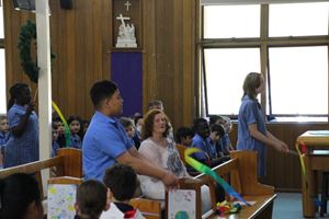2022-end-of-year-graduation-mass-038