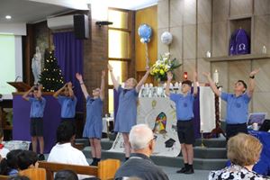 2022-end-of-year-graduation-mass-073