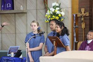 2022-end-of-year-graduation-mass-075