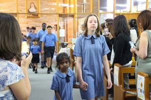 2022-end-of-year-graduation-mass-095
