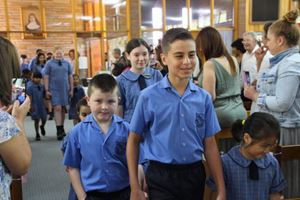 2022-end-of-year-graduation-mass-097