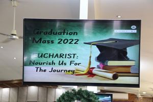 2022-end-of-year-graduation-mass-120