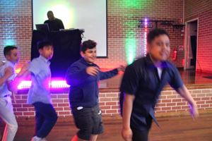 2022-year-6-graduation-disco-030