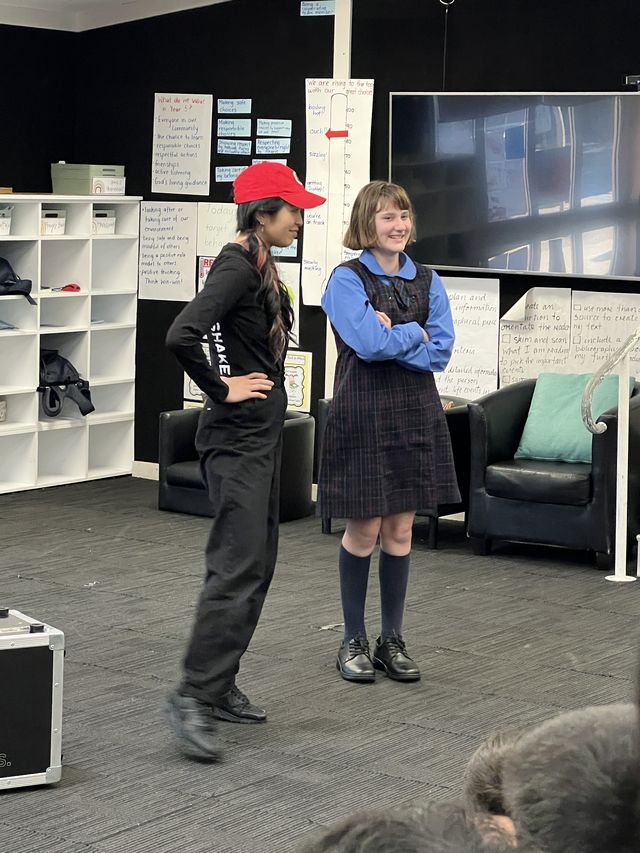 2022-stage-3-bell-shakespeare-performance-07